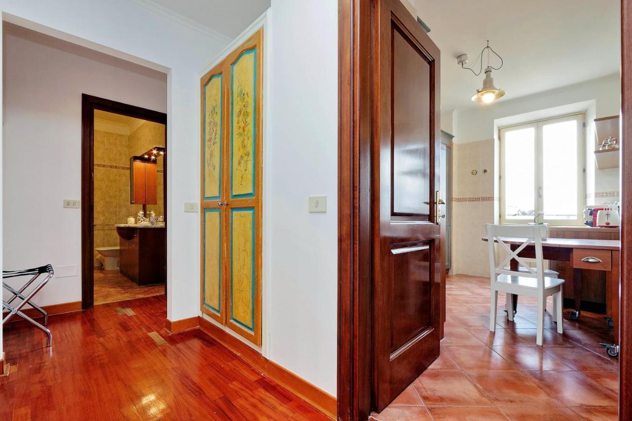Colosseo Sunset Apartment Рим Екстер'єр фото