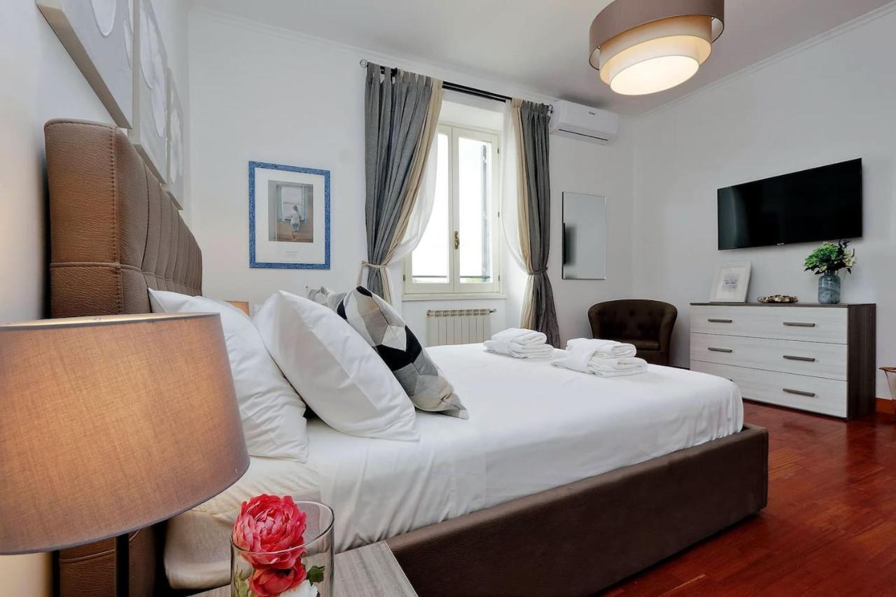 Colosseo Sunset Apartment Рим Екстер'єр фото