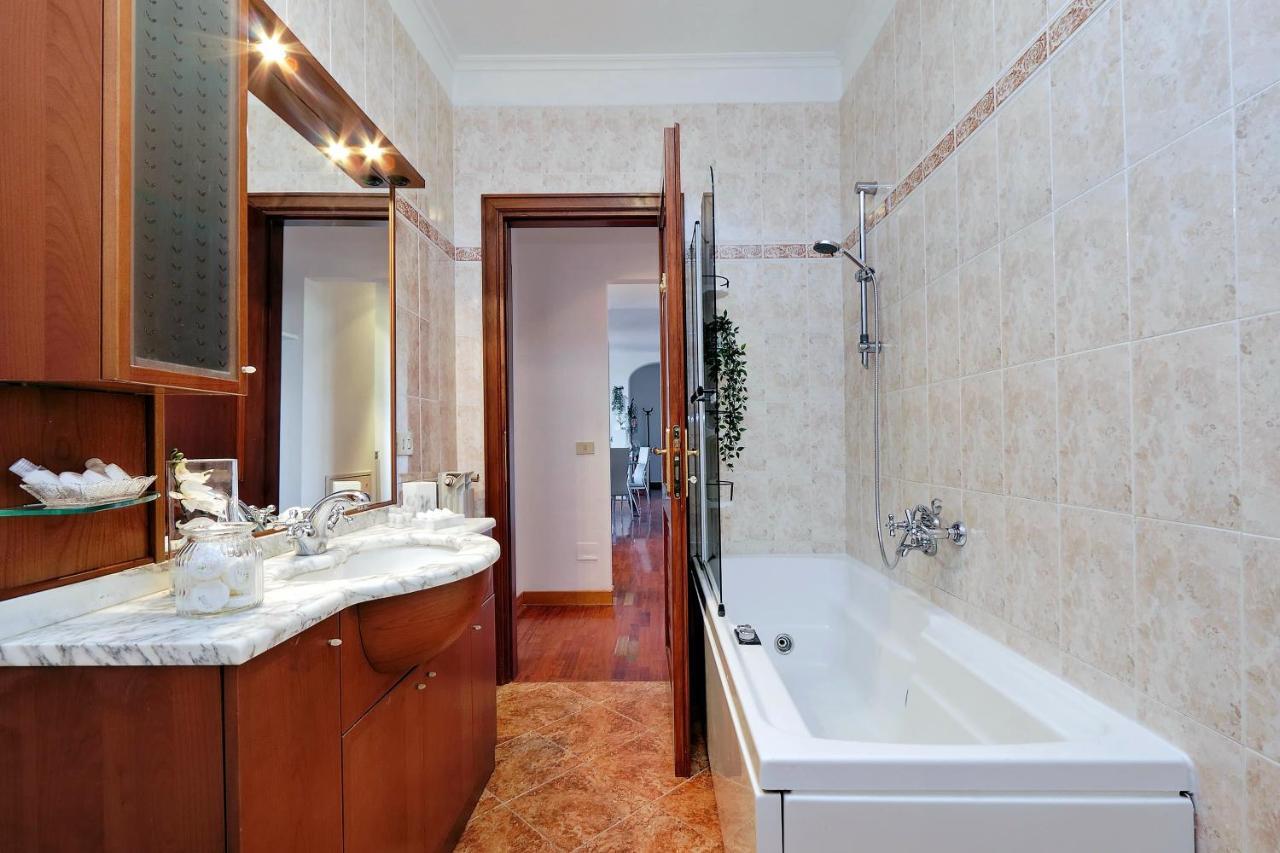 Colosseo Sunset Apartment Рим Екстер'єр фото