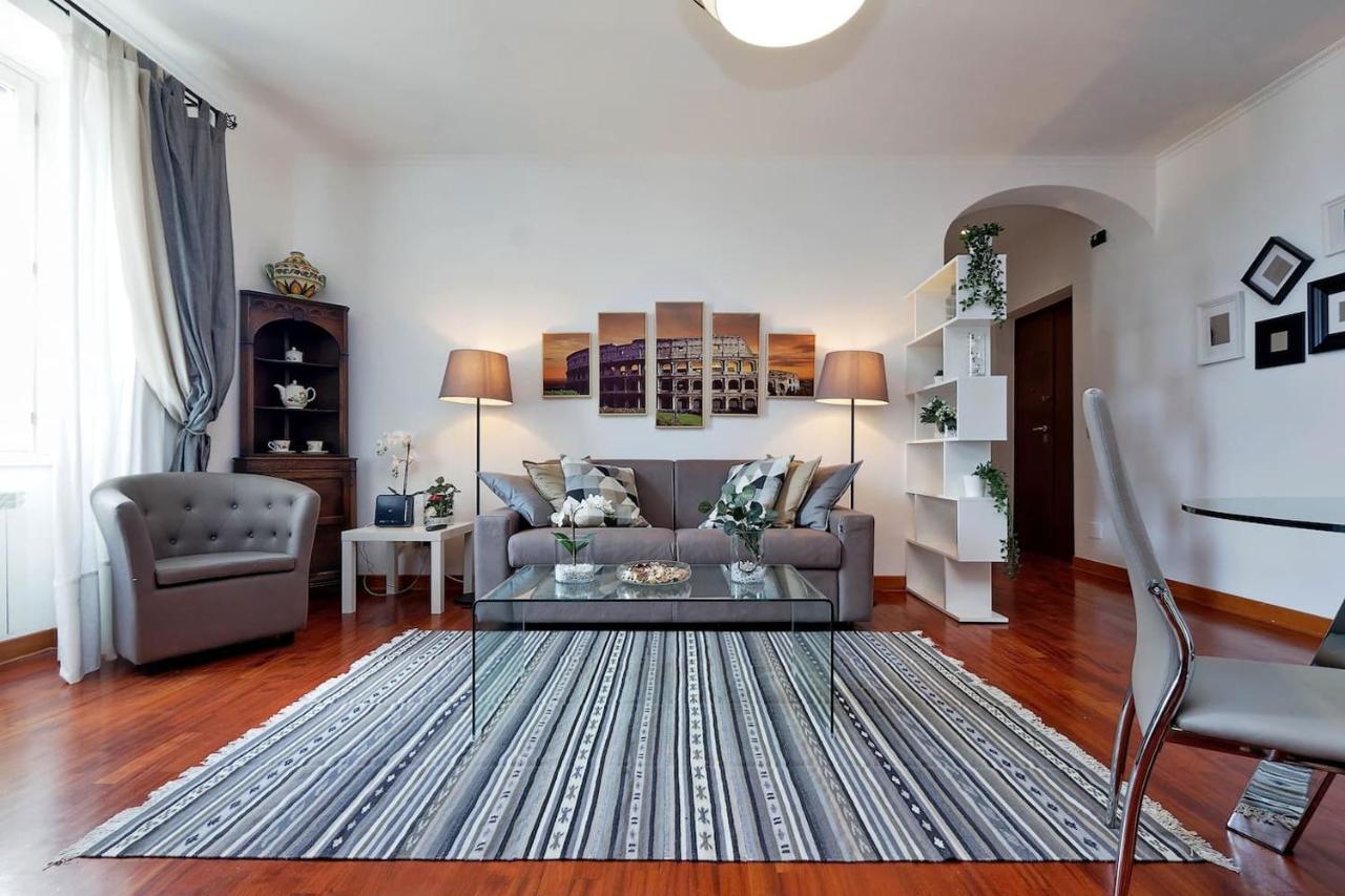 Colosseo Sunset Apartment Рим Екстер'єр фото