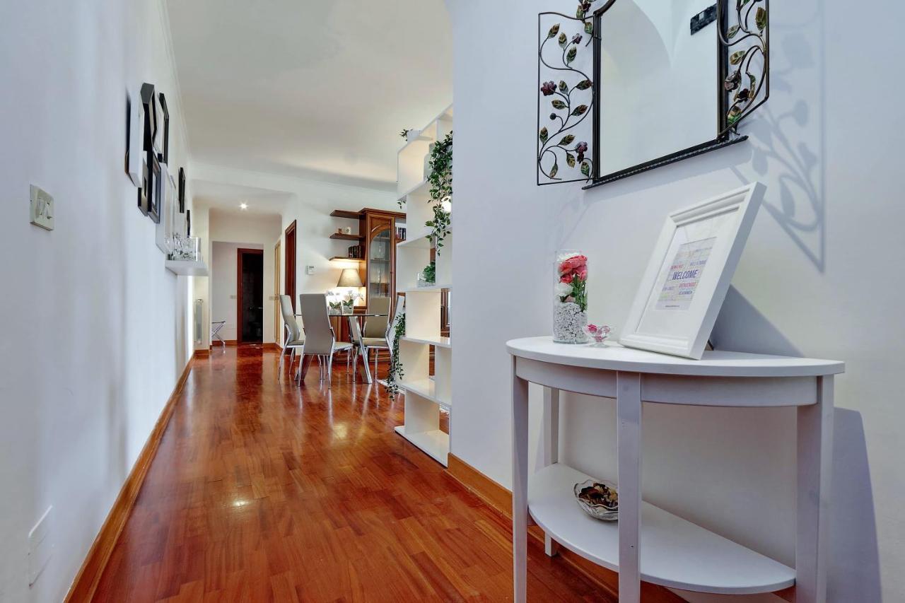 Colosseo Sunset Apartment Рим Екстер'єр фото